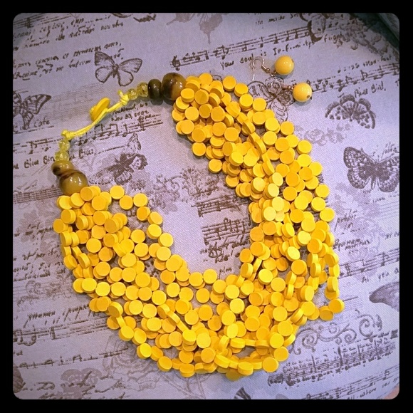 Jewelry - NEW necklace/earrings set yellow